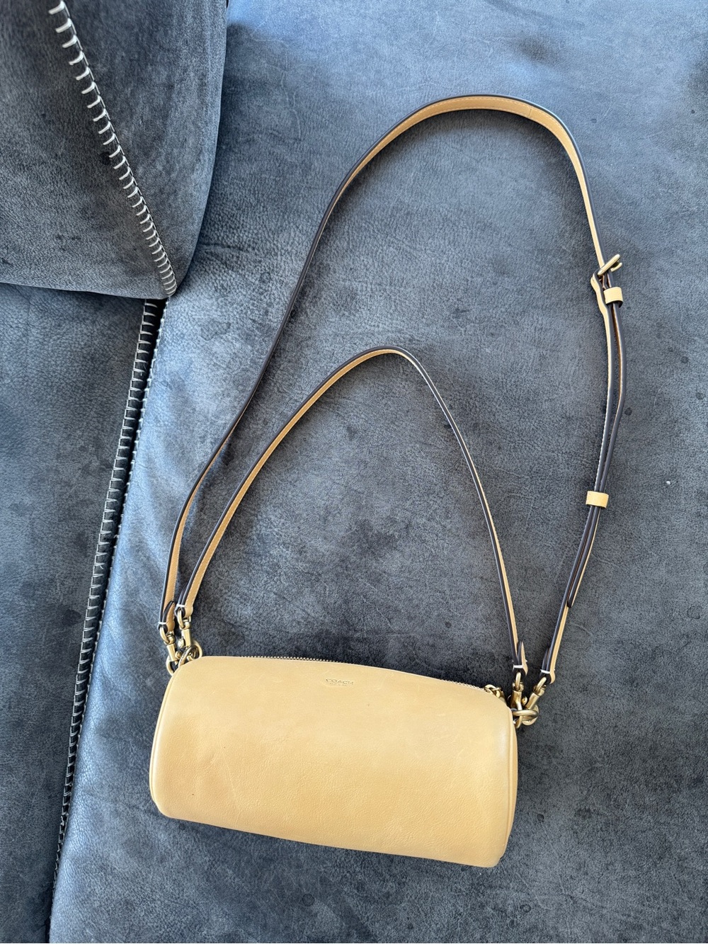 COACH Barrel Bag in Vanilla - Picture 5 of 8